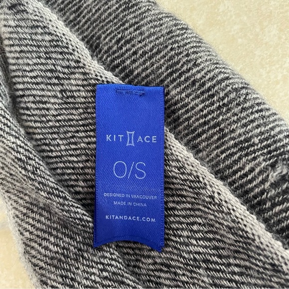 Kit and Ace 100% cashmere oversized fringe shawl blanket scarf 37605 - Picture 6 of 8